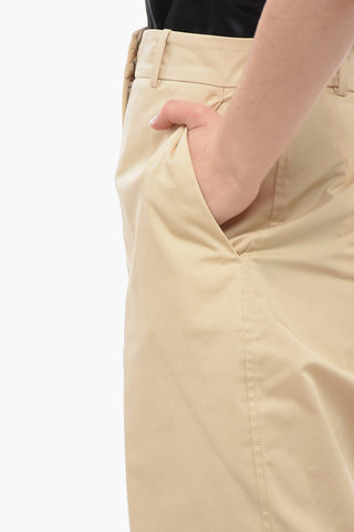 Front-pleated Shorts with Ton-sur-ton Embroidered