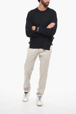 Pullover in Lana a Coste con Fibbie Laterali