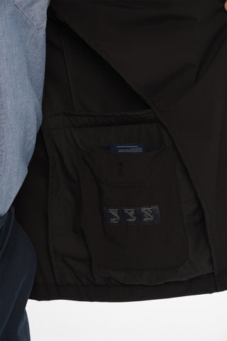 LAMINAR Lightweight Single-Breasted Blazer with Flap Pockets