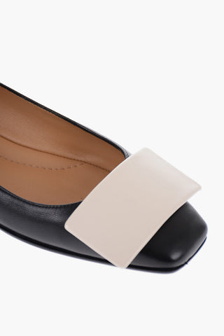 Ballerine in Pelle con Dettaglio Squadrato
