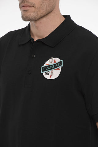 FRED PERRY Polo a 3 Bottoni con Spilla e Toppa