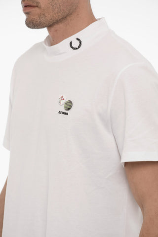 FRED PERRY Turtleneck T-shirt with Pin