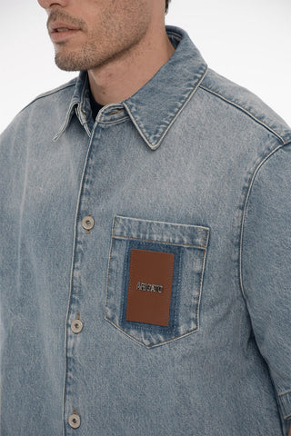 Camicia in Denim a Manica Corta con Logo in Metallo