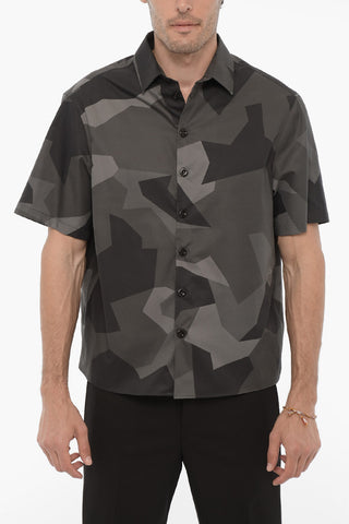 Camicia Boxy Fit Camouflage a Maniche Corte