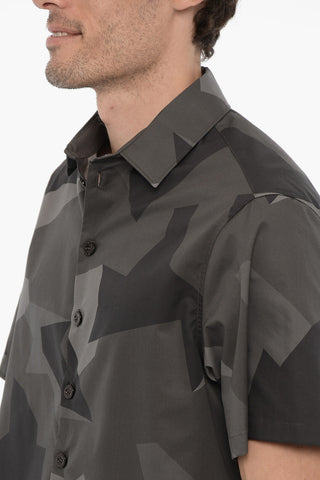 Camicia Boxy Fit Camouflage a Maniche Corte