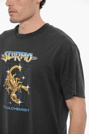 Rundhals T-Shirt SCORPIO THE ALCHEMIST Bedruckt
