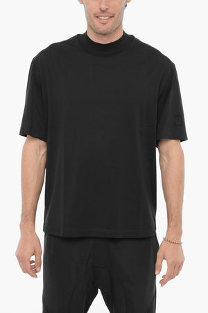 Slim-Fit T-Shirt mit Rundhals und Nieten