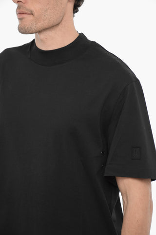 Slim-Fit T-Shirt mit Rundhals und Nieten