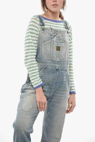 Denim-Latzhose mit Logoknöpfen in Gold