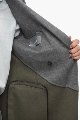 Cappotto Doppiopetto in Lana Vergine con Tasche a Filo
