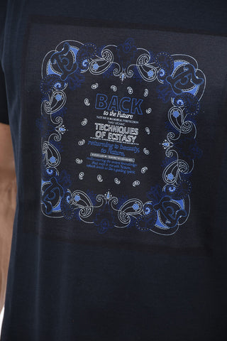 Paisely Patterned Solid Color Crew-neck T-Shirt