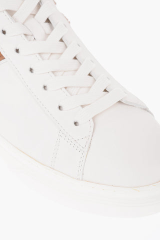 Sneakers Allacciate in Pelle con Dettagli in Suede