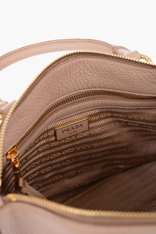 Borsa a Mano in Pelle Martellata con Placca Logo