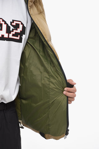 Steppjacke mit Logo-Print und Reißverschlusstaschen