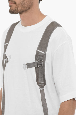 Rundhals-T-Shirt Mit Rucksack-Print