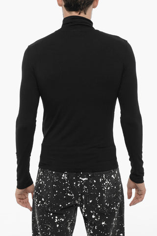Long Sleeved Turtle-neck T-Shirt
