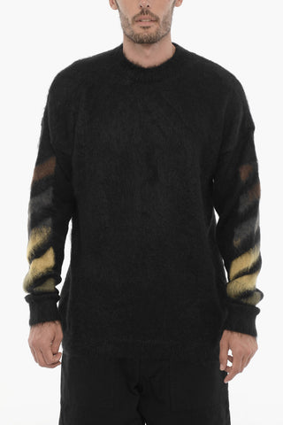 Crew-neck Fluffy Sweater with Contrasting Logo