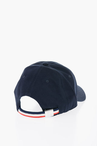 Cappello Baseball in Tinta Unita con Patch Logo a Contrasto
