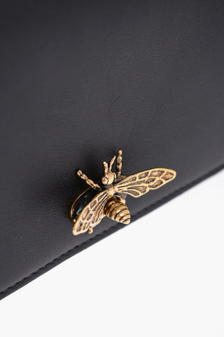 Pochette in Pelle con Chiusura Dorata