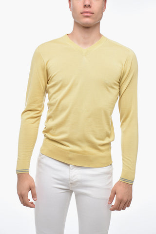 Lightweight Virgin Wool V-neck Sweater
