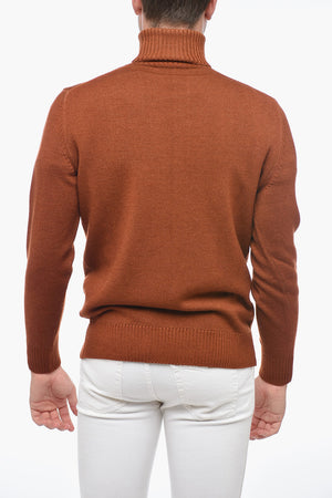 Maglia a Collo Alto in Lana Vergine