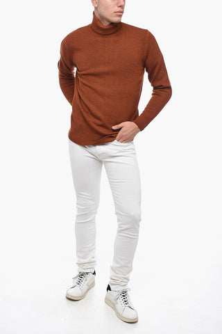 Maglia a Collo Alto in Lana Vergine