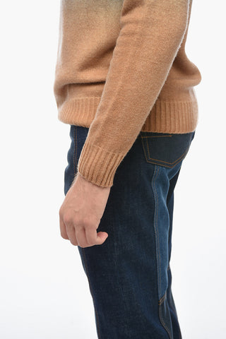 Rundhalspullover aus Kaschmir-Mix mit Degradé-Saum