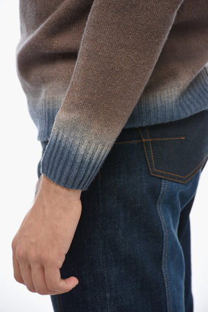 Rundhalspullover aus Kaschmir-Mix mit Farbverlauf am Saum