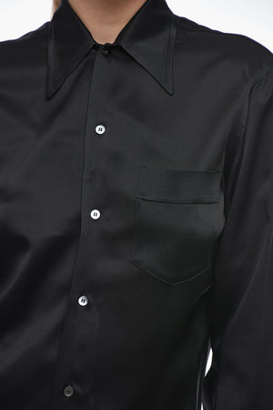 MM1 Satinbluse mit italienischem Kragen
