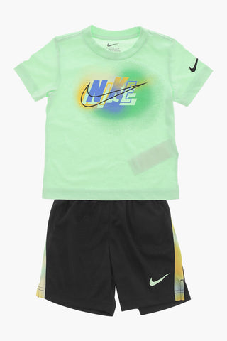 T-Shirt und Shorts Set mit verlaufendem Seitenstreifen