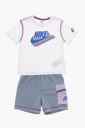 Set T-Shirt und Shorts mit sichtbaren Nähten