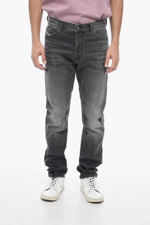 Jeans mit geradem Bein D-SARK mit Distressed-Detail L.32