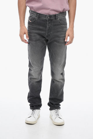 Jeans mit geradem Bein D-SARK mit Distressed-Detail L.32