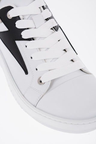 Sneakers basse In Pelle con Dettaglio in Suede e Piercing