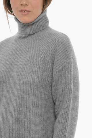 Cashmere Turtle-neck Sweater