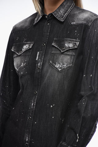 Camicia in Denim Distressed con Motivo Schizzi di Vernice