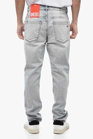 Jeans im Tapered Fit 2005 D-FINING mit heller Waschung L.32