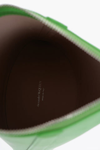 Logoed THE CURVE Clutch with Chain
