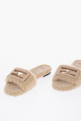 Sliders in Shearling di Montone con Logo in Applicazione