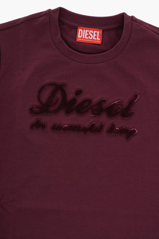 RED TAG Uni-Rundhals-T-Shirt mit erhabenem Logo