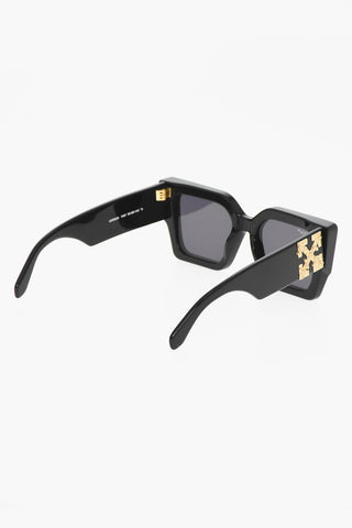 Oversized Cat-Eye Sunglasses with Golden-Logo