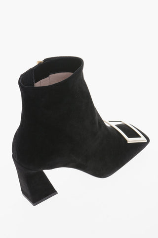 Stivaletti In Suede Con Fibbia Statement Tacco 8 cm