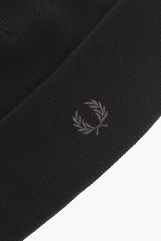 Cappello Beanie a Coste con Logo Ricamato