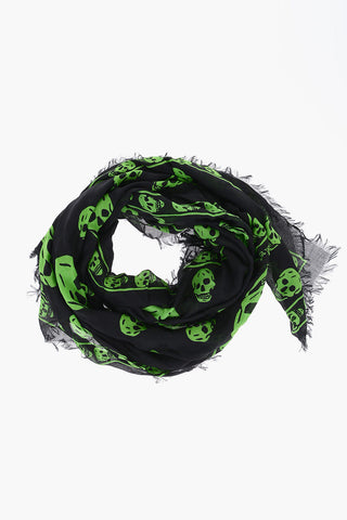 Foulard con Stampa Teschi All-Over a Contrasto