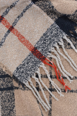 Bouclè Fabric Tartan Motif Scarf with Fringes