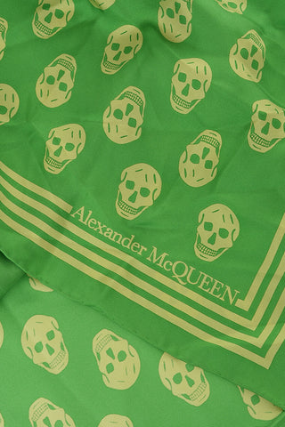 Silk BIKER Foulard withAll-Over Skulls
