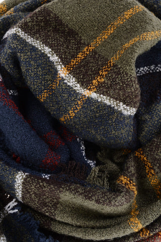 Bouclè Fabric Tartan Motif Scarf with Fringes