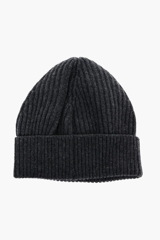 Beanie a Costine in Tinta Unita con Logo in Metallo