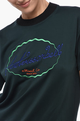 Besticktes Rundhals-T-Shirt