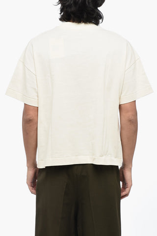 T-Shirt Girocollo in Tinta Unita con Ricamo Floreale